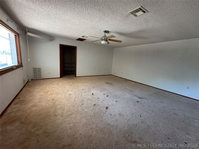 532 Ridgewood Drive, Pryor, OK 74361