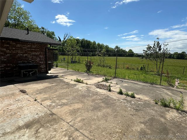 532 Ridgewood Drive, Pryor, OK 74361
