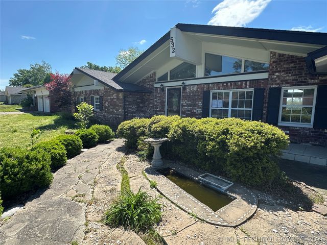 532 Ridgewood Drive, Pryor, OK 74361