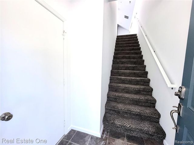 7211 Addington Drive, Walled Lake, MI 48390