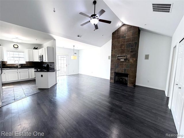 7211 Addington Drive, Walled Lake, MI 48390