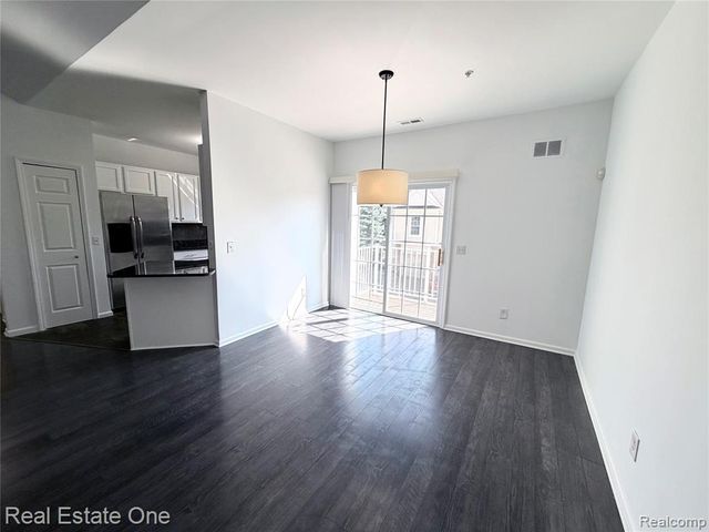 7211 Addington Drive, Walled Lake, MI 48390