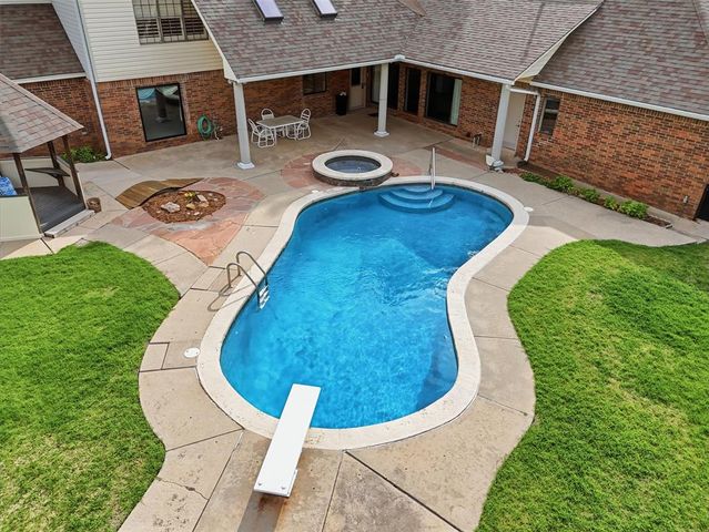 8204 Brownsville Lane, Bethany, OK 73008