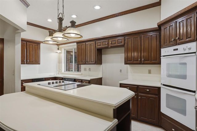 8204 Brownsville Lane, Bethany, OK 73008