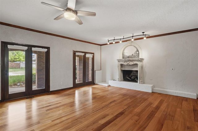 8204 Brownsville Lane, Bethany, OK 73008