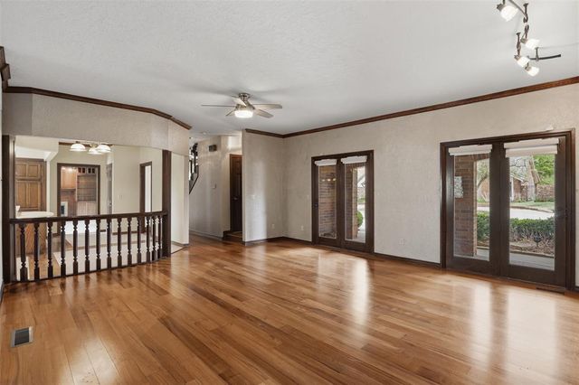 8204 Brownsville Lane, Bethany, OK 73008