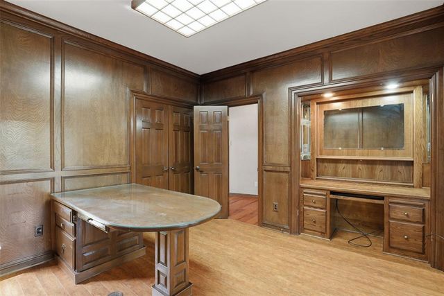8204 Brownsville Lane, Bethany, OK 73008