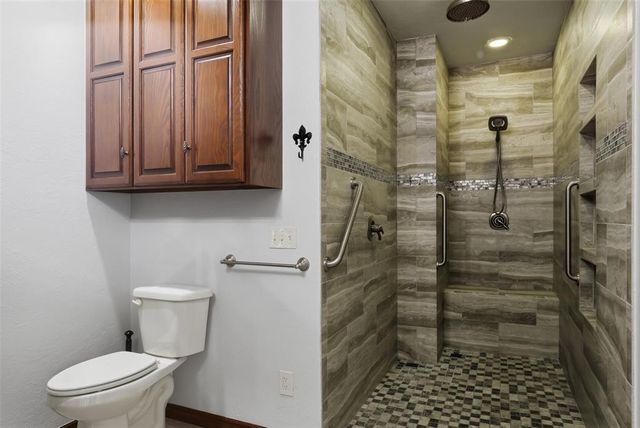 8204 Brownsville Lane, Bethany, OK 73008