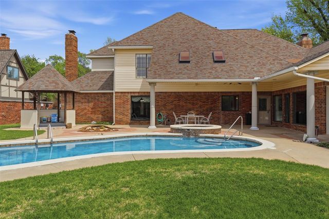 8204 Brownsville Lane, Bethany, OK 73008