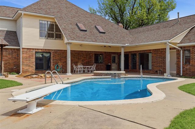8204 Brownsville Lane, Bethany, OK 73008