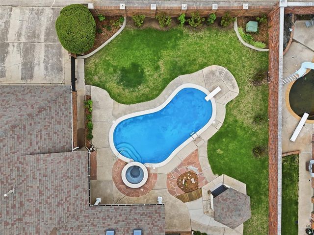 8204 Brownsville Lane, Bethany, OK 73008