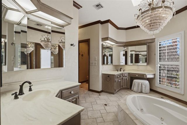 8204 Brownsville Lane, Bethany, OK 73008