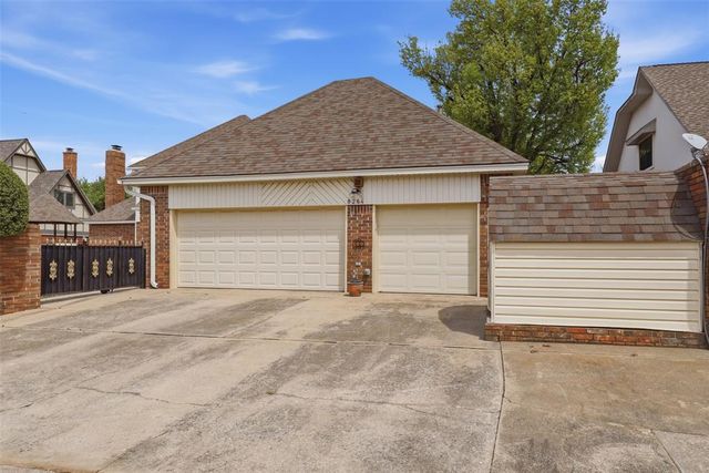 8204 Brownsville Lane, Bethany, OK 73008