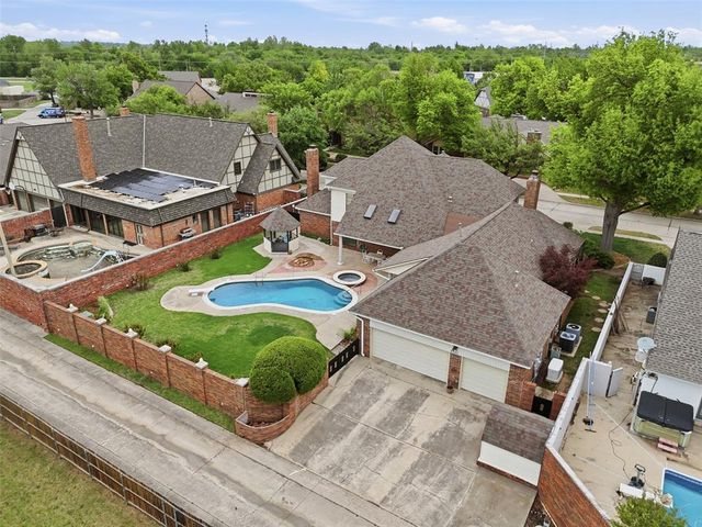 8204 Brownsville Lane, Bethany, OK 73008