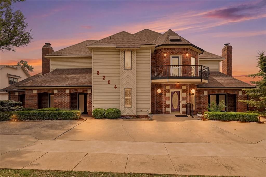 8204 Brownsville Lane, Bethany, OK 73008