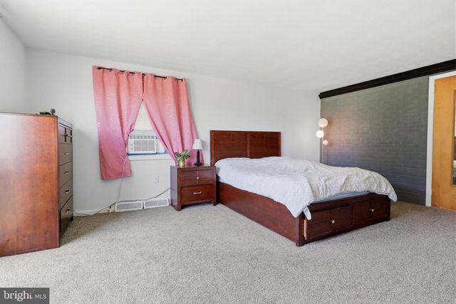 2260 S GEORGE ST, York, PA 17403