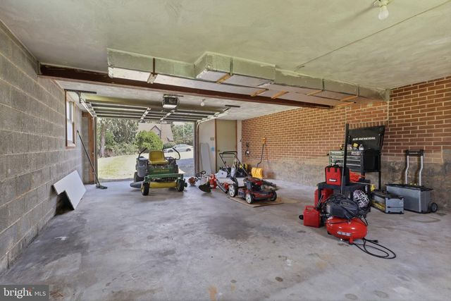 2260 S GEORGE ST, York, PA 17403