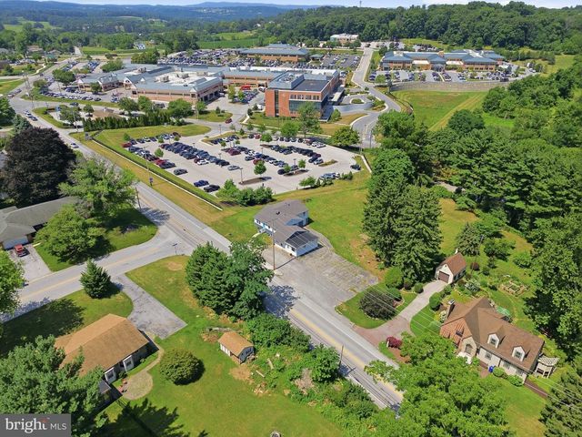 2260 S GEORGE ST, York, PA 17403