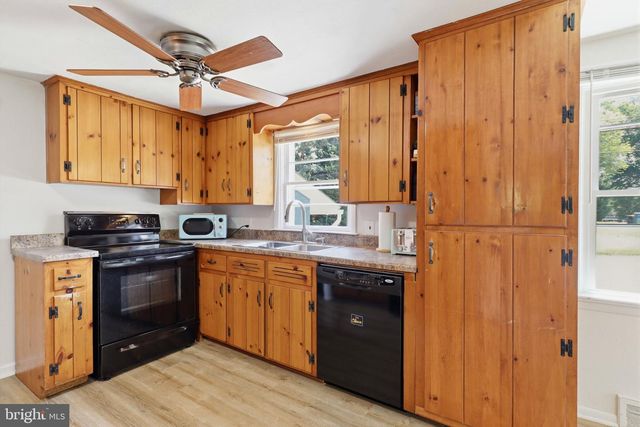 2260 S GEORGE ST, York, PA 17403