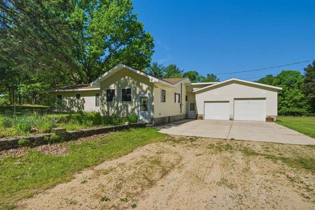 1925 175th Avenue, Morley, MI 49336