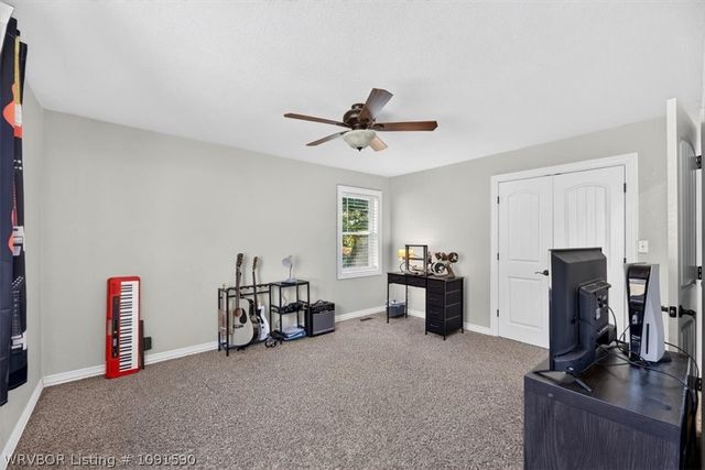 8805 N Lake Lane, Hackett, AR 72937