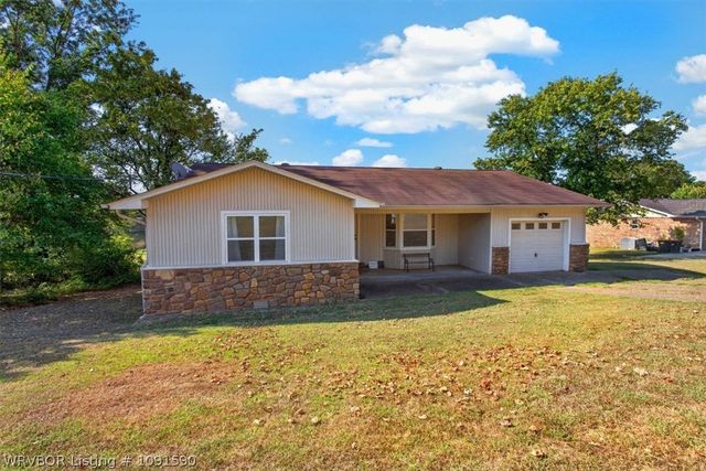 8805 N Lake Lane, Hackett, AR 72937
