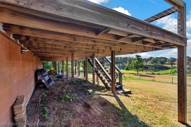 8805 N Lake Lane, Hackett, AR 72937
