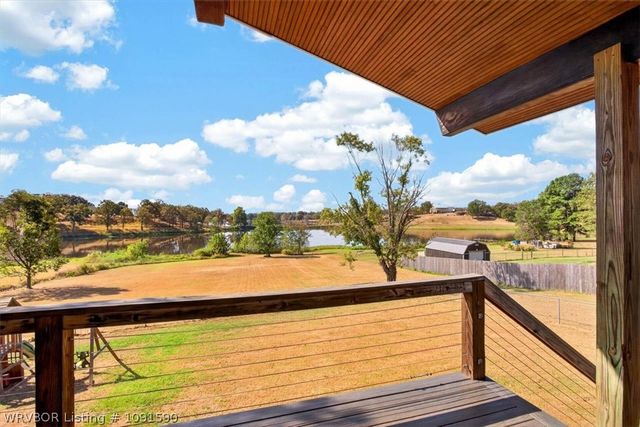8805 N Lake Lane, Hackett, AR 72937