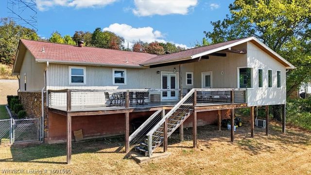 8805 N Lake Lane, Hackett, AR 72937