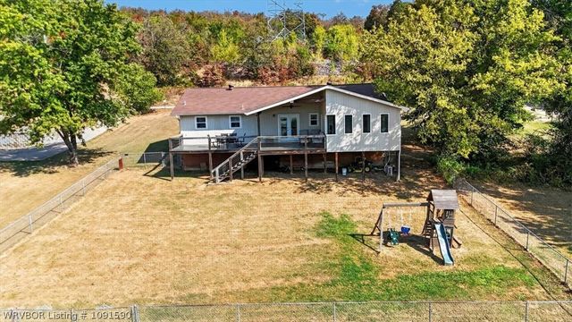 8805 N Lake Lane, Hackett, AR 72937