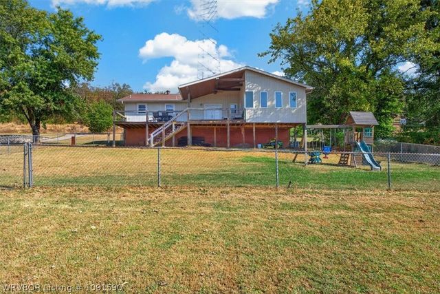 8805 N Lake Lane, Hackett, AR 72937