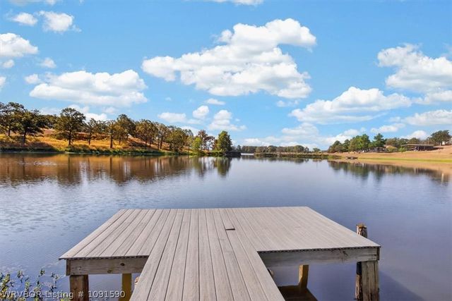 8805 N Lake Lane, Hackett, AR 72937