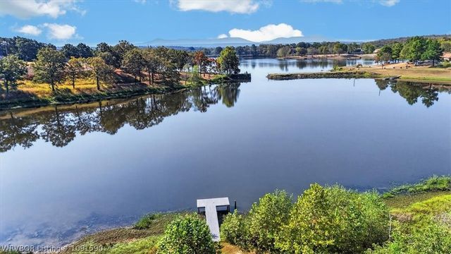 8805 N Lake Lane, Hackett, AR 72937