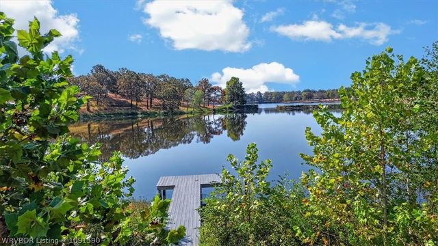 8805 N Lake Lane, Hackett, AR 72937