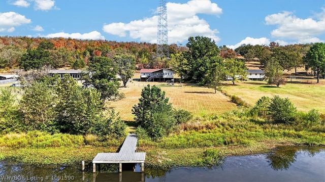 8805 N Lake Lane, Hackett, AR 72937