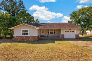 8805 N Lake Lane, Hackett, AR 72937