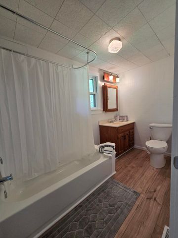 1633 E Lombard Street, Springfield, MO 65802