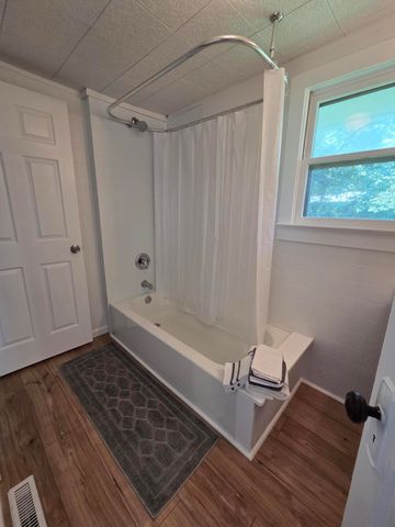 1633 E Lombard Street, Springfield, MO 65802