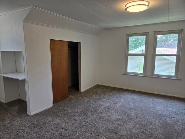 1633 E Lombard Street, Springfield, MO 65802