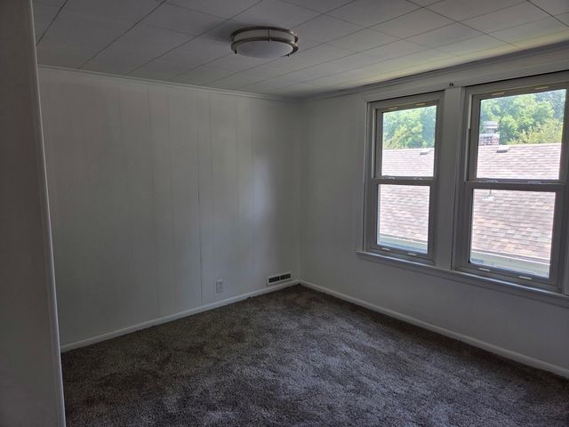 1633 E Lombard Street, Springfield, MO 65802