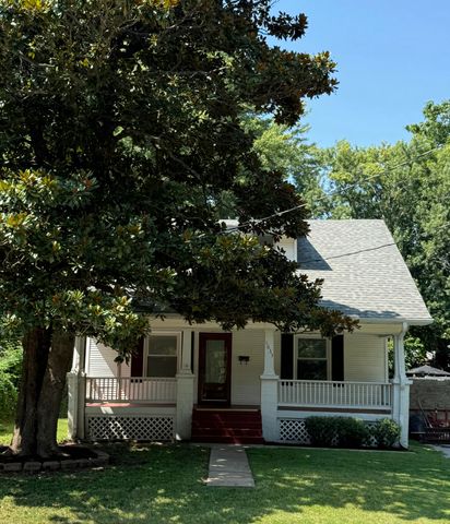 1633 E Lombard Street, Springfield, MO 65802