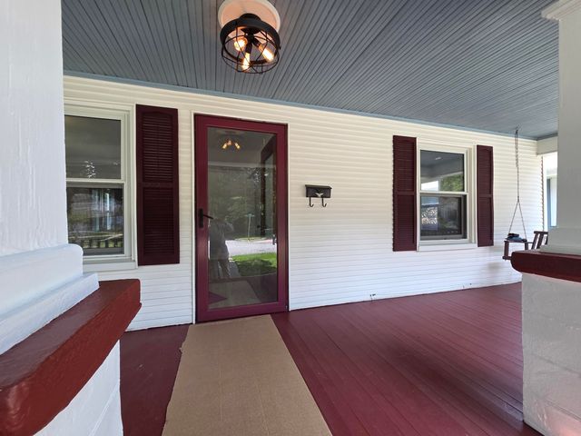 1633 E Lombard Street, Springfield, MO 65802