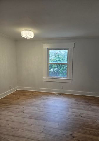 1633 E Lombard Street, Springfield, MO 65802