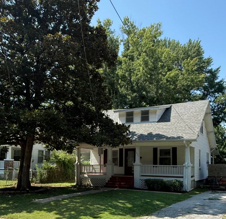 1633 E Lombard Street, Springfield, MO 65802