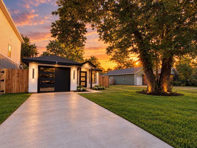 2538 Hooper Street, Dallas, TX 75215
