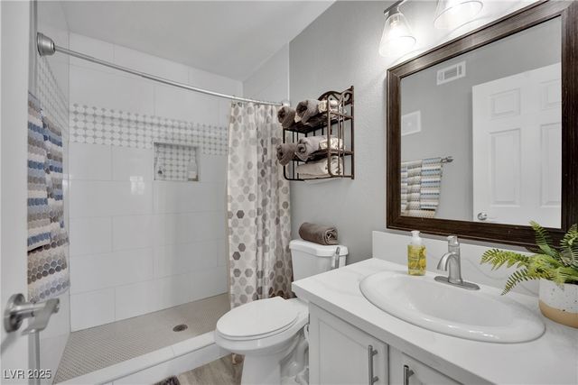 3425 East Russell Road 266, Las Vegas, NV 89120