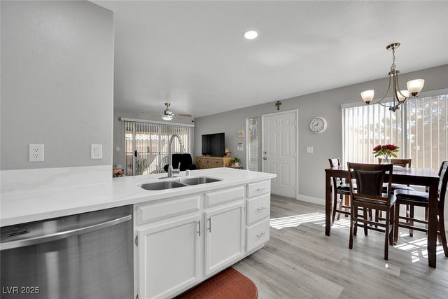 3425 East Russell Road 266, Las Vegas, NV 89120