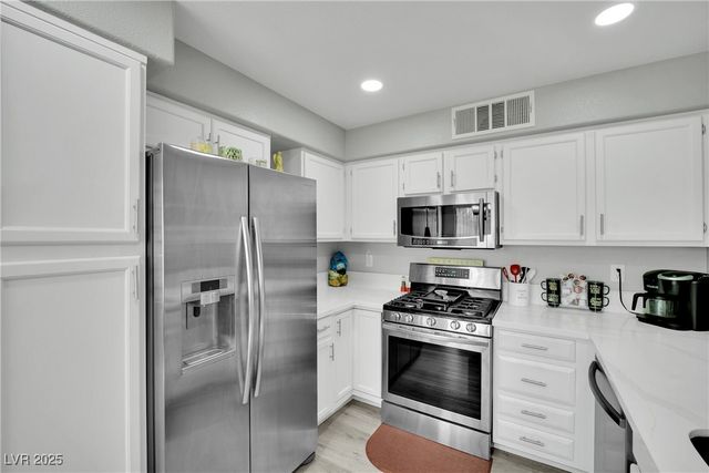 3425 East Russell Road 266, Las Vegas, NV 89120