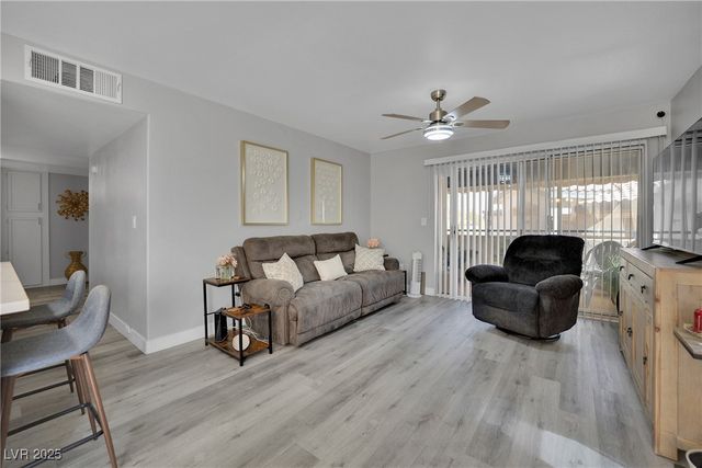 3425 East Russell Road 266, Las Vegas, NV 89120