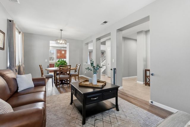1504 Christiansen Dr, Modesto, CA 95355